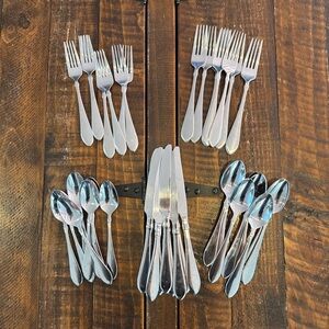 Oneida Vertex Stainless Flatware Set